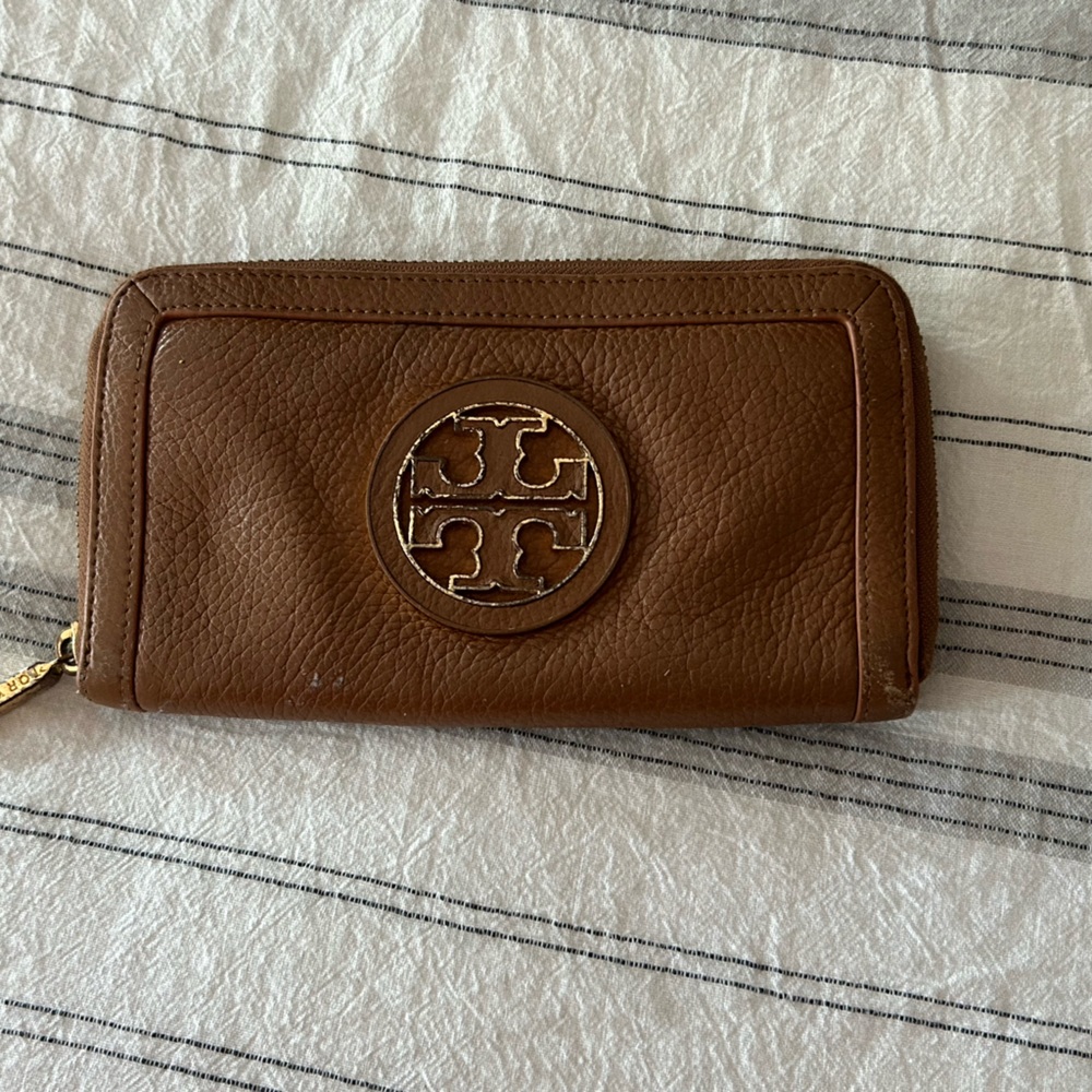 Tory Burch leather wallet